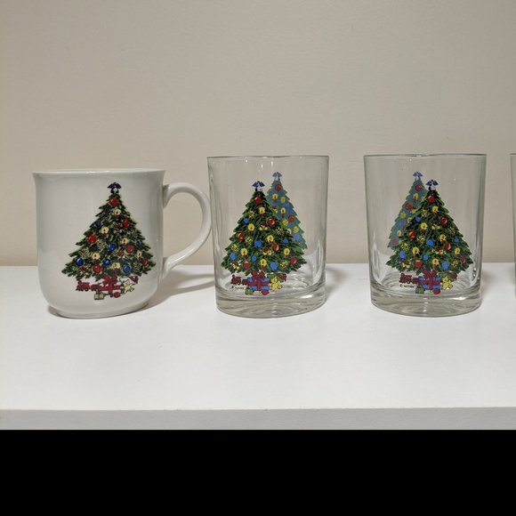 Christmas By Carlton 14 ounce Old-Fashioned Cocktail Glasses and Mug (Set of 40 - Picture 1 of 7